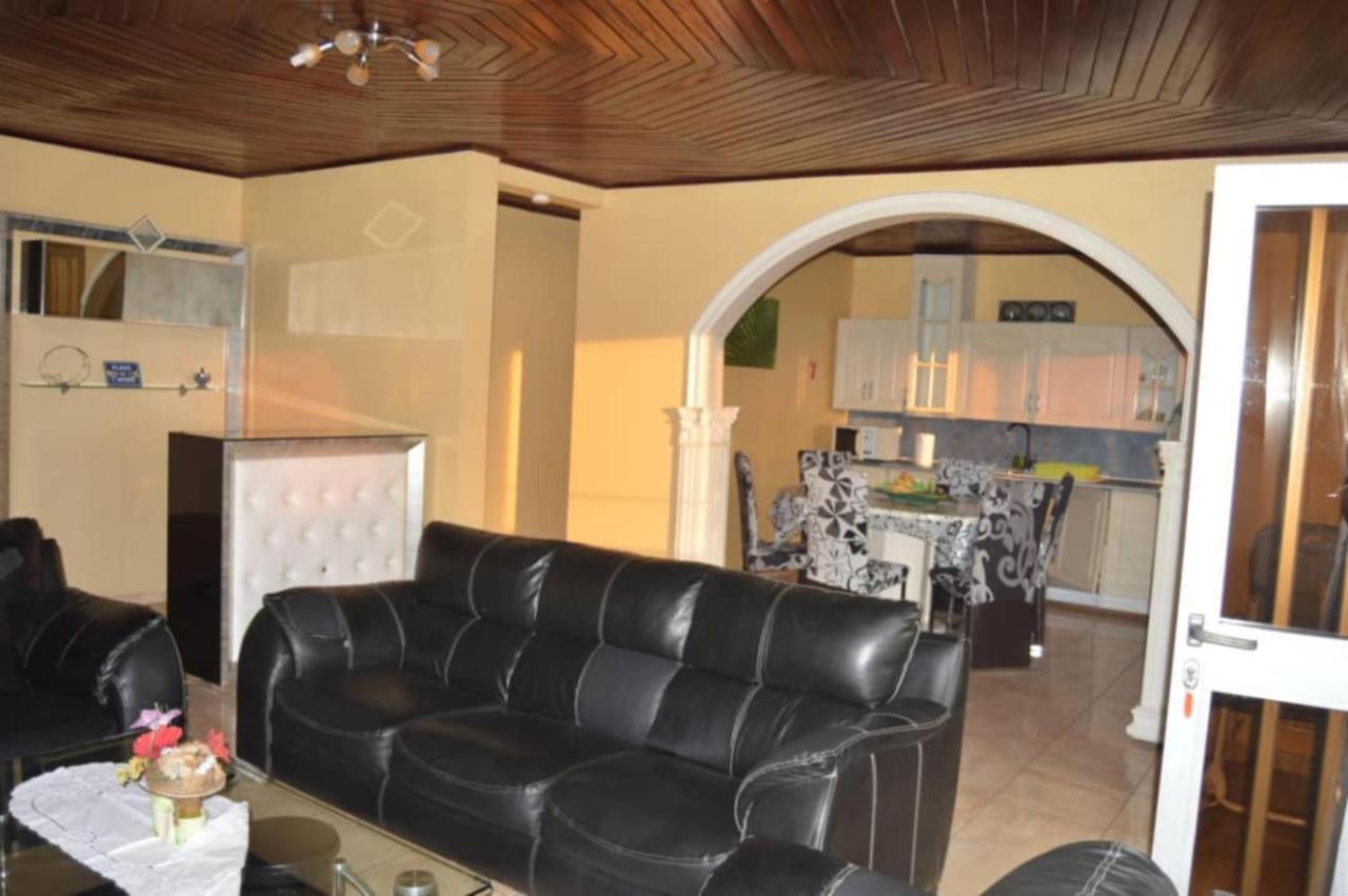 Residence Hoteliere Borel Denver Douala Exterior photo